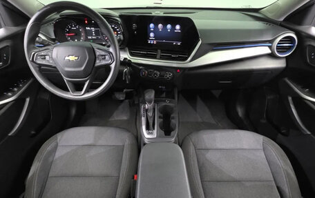 Chevrolet Trax, 2023 год, 1 680 000 рублей, 6 фотография