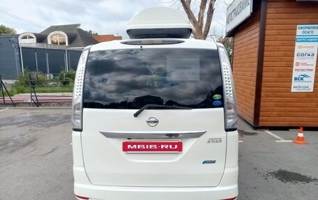 Nissan Serena IV, 2012 год, 950 000 рублей, 3 фотография