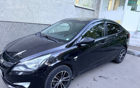 Hyundai Solaris II рестайлинг, 2015 год, 850 000 рублей, 5 фотография