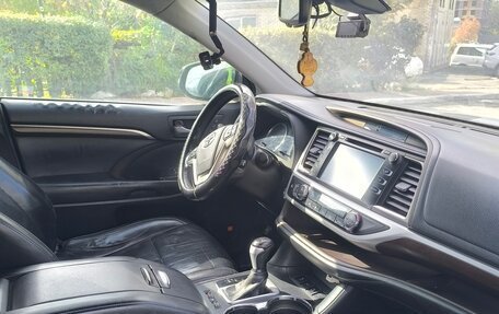 Toyota Highlander III, 2014 год, 2 200 000 рублей, 7 фотография