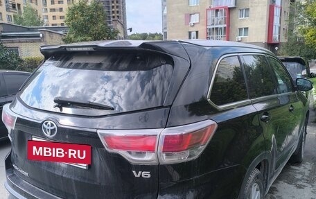 Toyota Highlander III, 2014 год, 2 200 000 рублей, 4 фотография