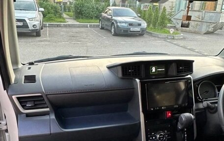 Toyota Roomy I, 2022 год, 1 010 000 рублей, 7 фотография