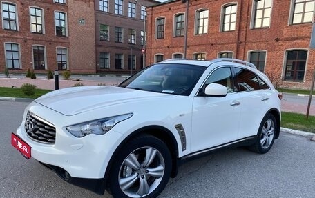 Infiniti FX II, 2011 год, 1 750 000 рублей, 1 фотография
