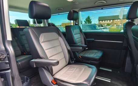 Volkswagen Multivan T6 рестайлинг, 2023 год, 6 350 000 рублей, 11 фотография