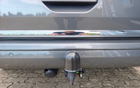 Volkswagen Multivan T6 рестайлинг, 2023 год, 6 350 000 рублей, 15 фотография