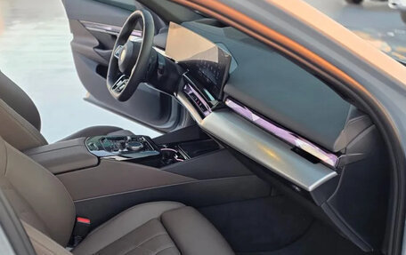 BMW 5 серия, 2026 год, 7 077 777 рублей, 10 фотография