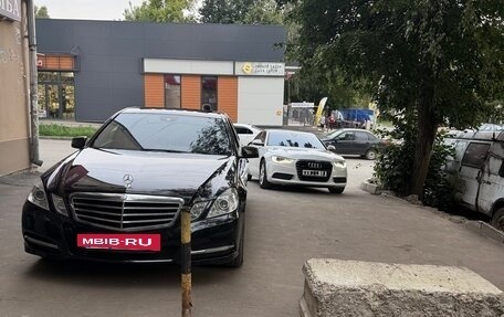 Mercedes-Benz E-Класс, 2011 год, 1 700 000 рублей, 13 фотография