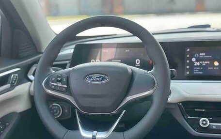 Ford Escort, 2022 год, 980 000 рублей, 11 фотография