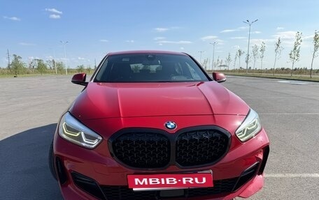 BMW 1 серия, 2019 год, 2 500 000 рублей, 2 фотография