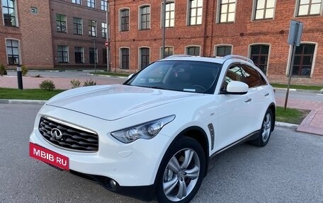 Infiniti FX II, 2011 год, 1 750 000 рублей, 2 фотография