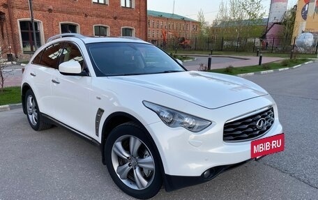 Infiniti FX II, 2011 год, 1 750 000 рублей, 3 фотография
