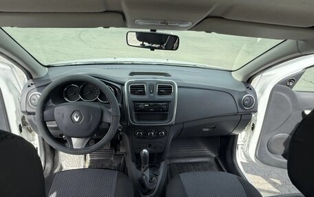 Renault Logan II, 2017 год, 900 000 рублей, 7 фотография