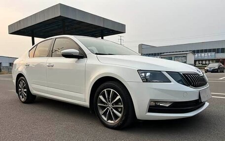 Skoda Octavia, 2022 год, 1 250 000 рублей, 4 фотография