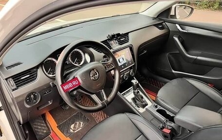Skoda Octavia, 2022 год, 1 250 000 рублей, 10 фотография