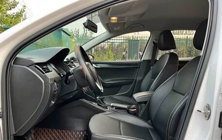 Skoda Octavia, 2022 год, 1 250 000 рублей, 14 фотография