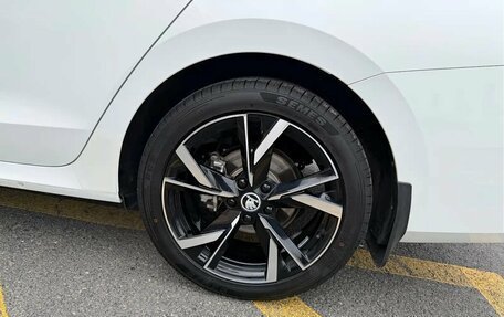 Skoda Octavia IV, 2023 год, 2 180 000 рублей, 21 фотография