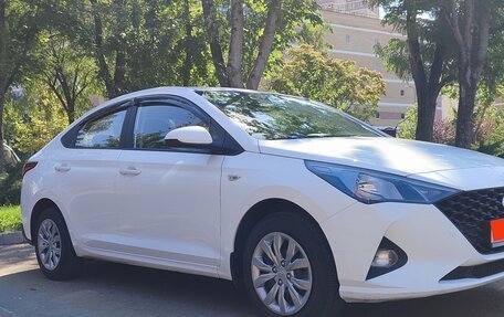 Hyundai Solaris II рестайлинг, 2020 год, 1 350 000 рублей, 4 фотография