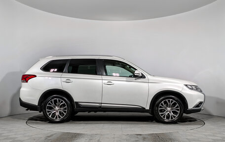 Mitsubishi Outlander III рестайлинг 3, 2017 год, 1 445 000 рублей, 4 фотография
