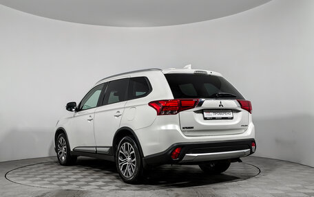 Mitsubishi Outlander III рестайлинг 3, 2017 год, 1 445 000 рублей, 7 фотография