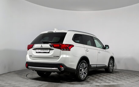 Mitsubishi Outlander III рестайлинг 3, 2017 год, 1 445 000 рублей, 5 фотография