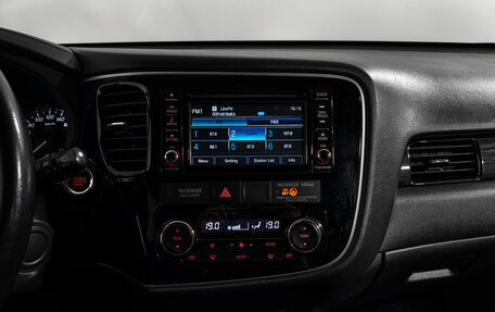 Mitsubishi Outlander III рестайлинг 3, 2017 год, 1 445 000 рублей, 17 фотография