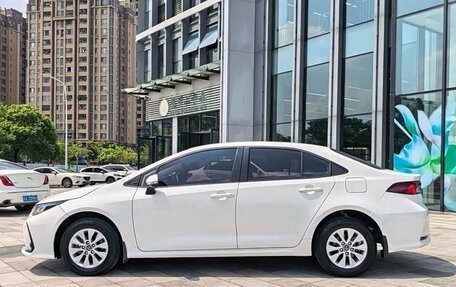 Toyota Corolla, 2022 год, 1 303 000 рублей, 2 фотография