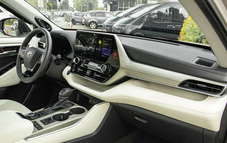 Toyota Highlander, 2025 год, 4 898 000 рублей, 7 фотография