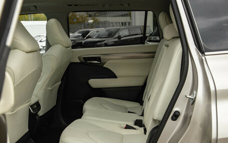 Toyota Highlander, 2025 год, 4 898 000 рублей, 8 фотография