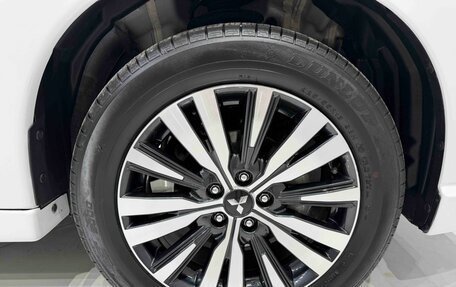 Mitsubishi Outlander III рестайлинг 3, 2022 год, 2 040 000 рублей, 8 фотография