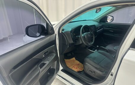 Mitsubishi Outlander III рестайлинг 3, 2022 год, 2 040 000 рублей, 16 фотография