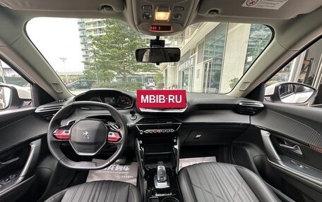 Peugeot 2008 II, 2022 год, 1 201 000 рублей, 11 фотография