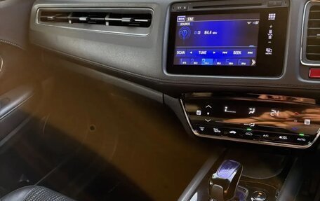 Honda Vezel, 2014 год, 1 200 000 рублей, 8 фотография