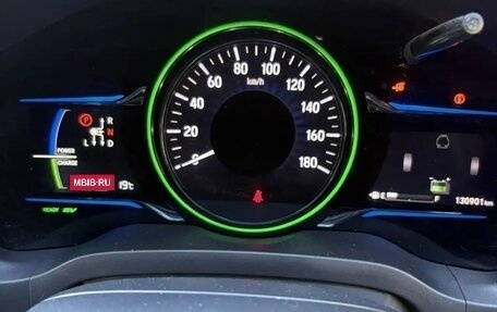 Honda Vezel, 2014 год, 1 200 000 рублей, 3 фотография