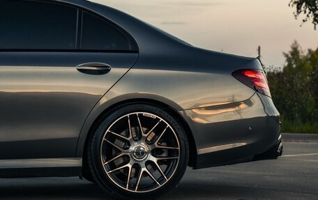 Mercedes-Benz E-Класс AMG, 2018 год, 5 300 000 рублей, 10 фотография