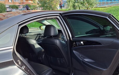 Hyundai Sonata VI, 2011 год, 1 150 000 рублей, 2 фотография