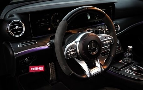 Mercedes-Benz E-Класс AMG, 2018 год, 5 300 000 рублей, 22 фотография