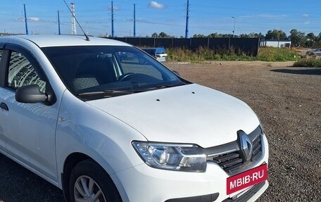 Renault Logan II, 2018 год, 580 000 рублей, 2 фотография