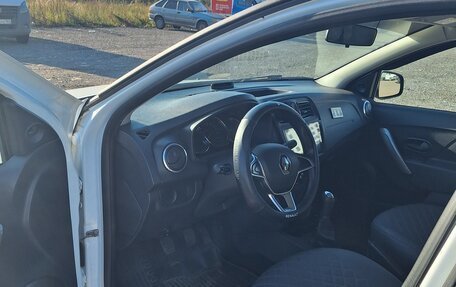 Renault Logan II, 2018 год, 580 000 рублей, 8 фотография
