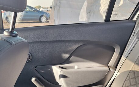 Renault Logan II, 2018 год, 580 000 рублей, 10 фотография