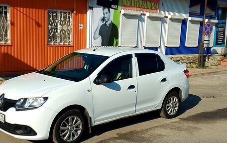 Renault Logan II, 2017 год, 600 000 рублей, 3 фотография