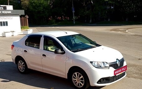 Renault Logan II, 2017 год, 600 000 рублей, 4 фотография