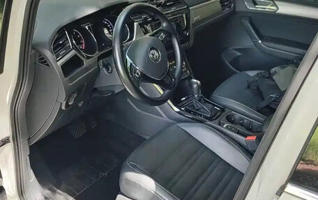 Volkswagen Touran III, 2017 год, 1 500 003 рублей, 10 фотография