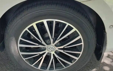Volkswagen Touran III, 2017 год, 1 500 003 рублей, 12 фотография