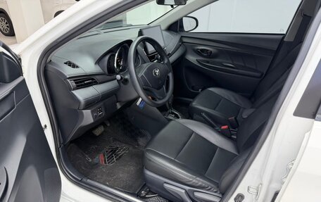 Toyota Yaris, 2021 год, 1 301 690 рублей, 9 фотография