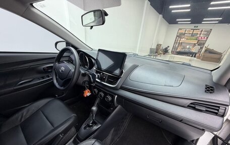 Toyota Yaris, 2021 год, 1 301 690 рублей, 8 фотография