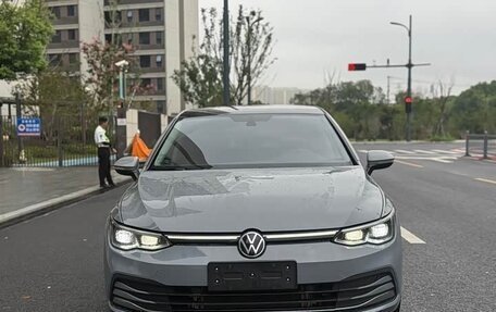 Volkswagen Golf VIII, 2022 год, 1 550 000 рублей, 2 фотография