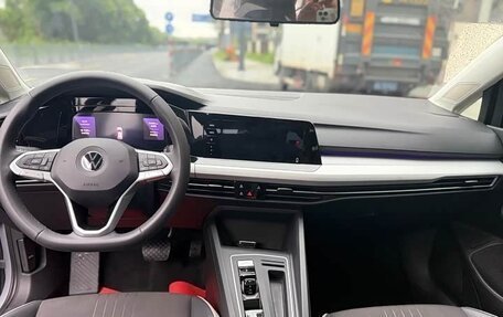 Volkswagen Golf VIII, 2022 год, 1 550 000 рублей, 9 фотография