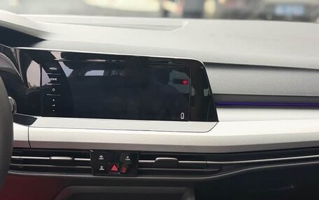 Volkswagen Golf VIII, 2022 год, 1 550 000 рублей, 10 фотография
