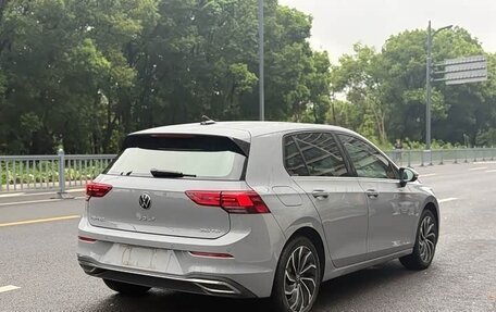 Volkswagen Golf VIII, 2022 год, 1 550 000 рублей, 5 фотография