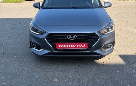 Hyundai Solaris II рестайлинг, 2019 год, 1 350 000 рублей, 1 фотография